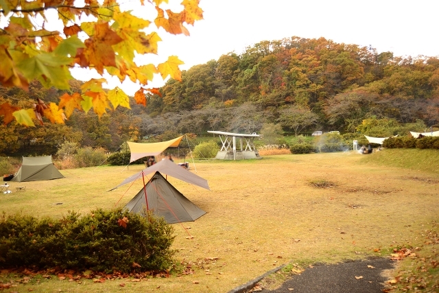 牛野ダムキャンプ場(達居森と湖畔自然公園)